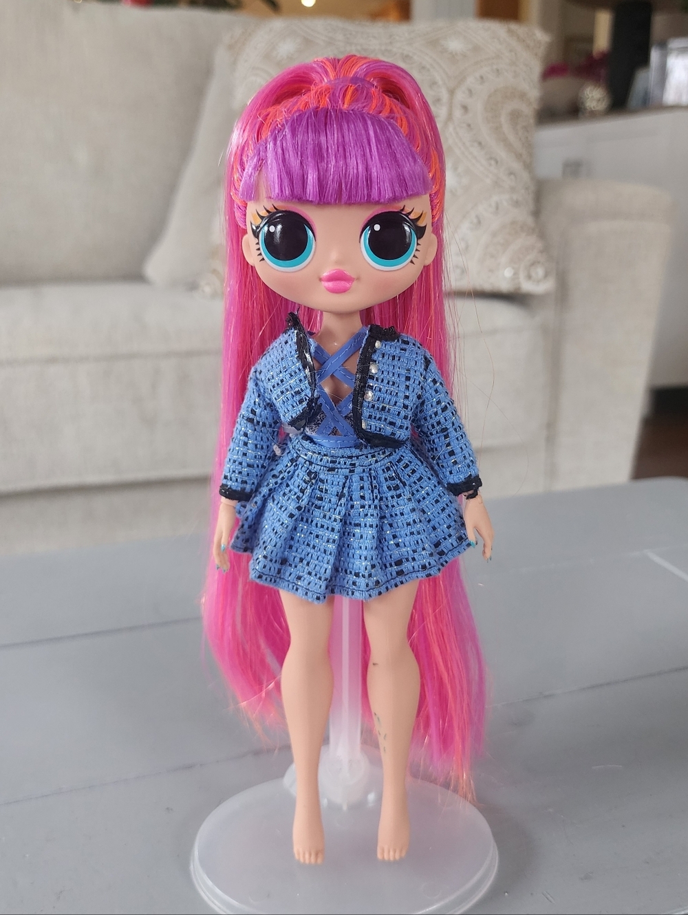 🎀 MGA LOL SURPRISE OMG! Doll With Neon Pink Hair In Uptown Outfit Cute